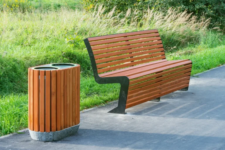 ławka w parku